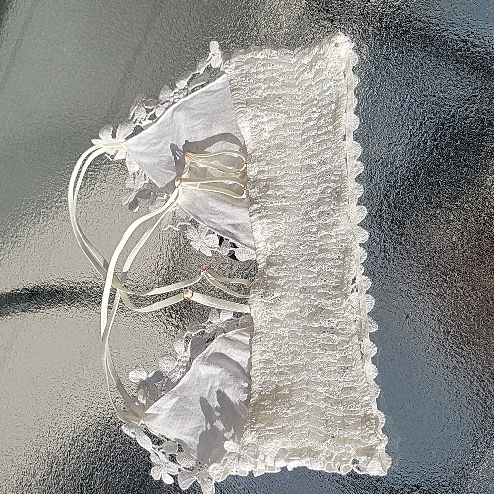 TD Collections// White Crochet Daisy Longline Bralette - Picture 6 of 10